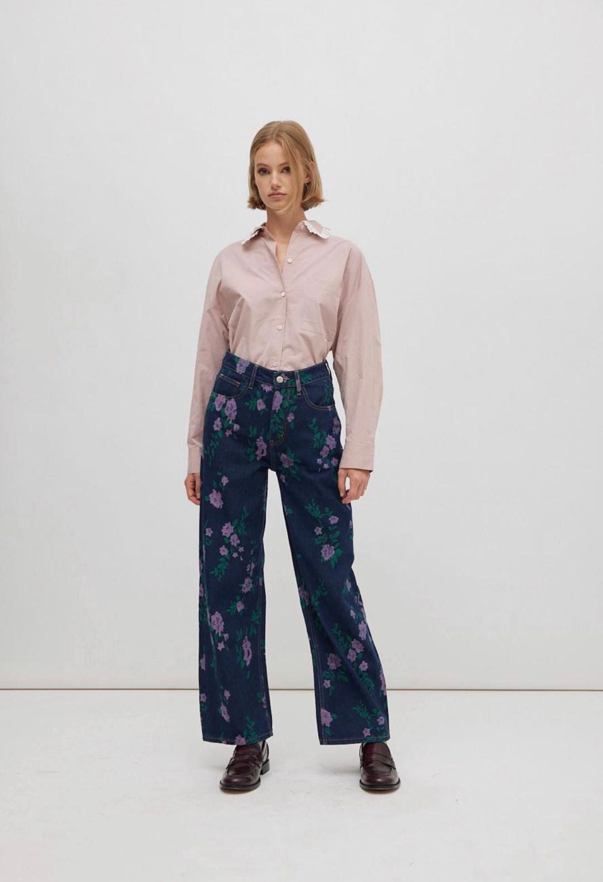Pantalone in Denim Jacquard a Fiori